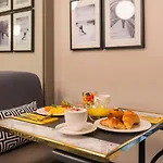 Le Marquis By Inwood Hotel