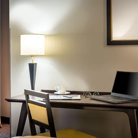 Le Marquis By Inwood Hotel