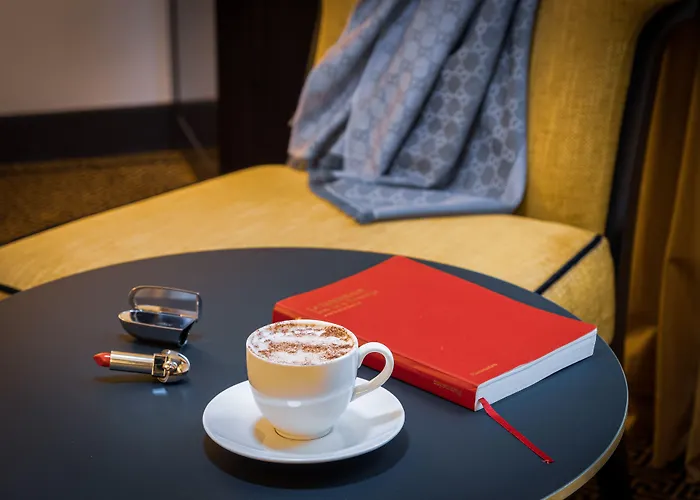 Le Marquis By Inwood