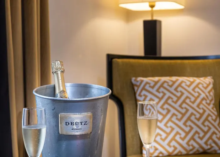 Hotel Le Marquis By Inwood 4*